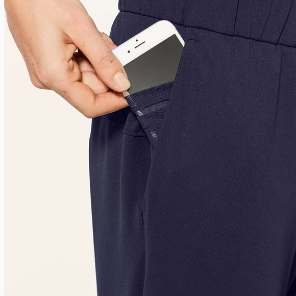 LULULEMON / Z4 ON THE FLY 7/8 LENGTH / DRAWSTRING PANTS / SZ 8 / BLACK - Picture 10 of 11